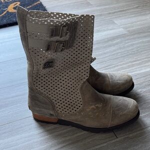 Sorel Women's Taupe Perforated Combat Boots